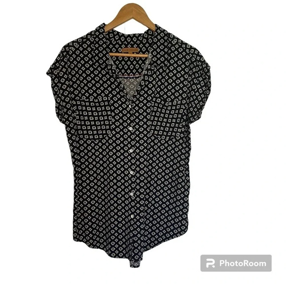 Jach’s Girlfriend Navy Patterned Button Down Top Size Medium - Picture 2 of 9